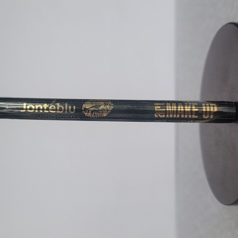 Jontéblu Professional Art Make-up - 24 Hr Liquid Eyeliner